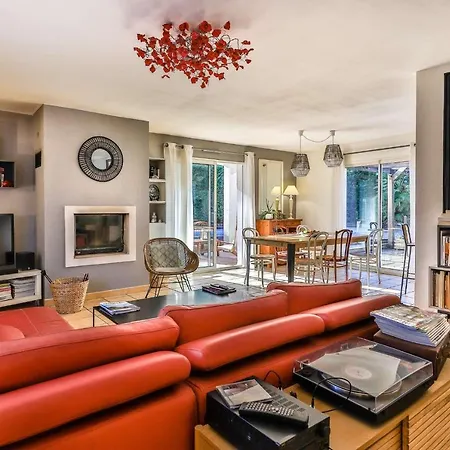Villa Avec Piscine 10 Personnes *